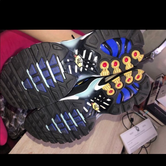 Nike - Picture 4 of 4